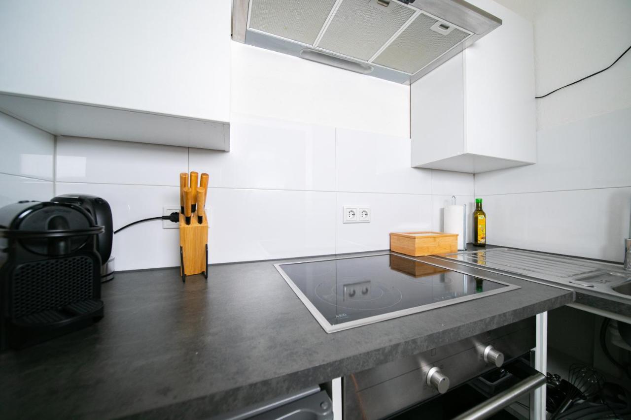 Favorite Stays - Suite And More - Kitchen Нойс Екстериор снимка