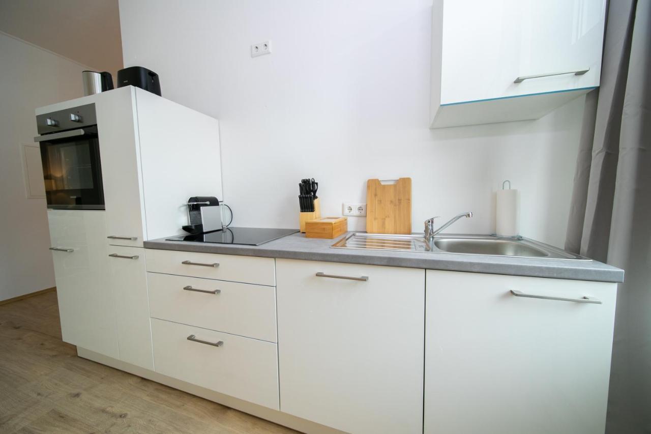 Favorite Stays - Suite And More - Kitchen Нойс Екстериор снимка